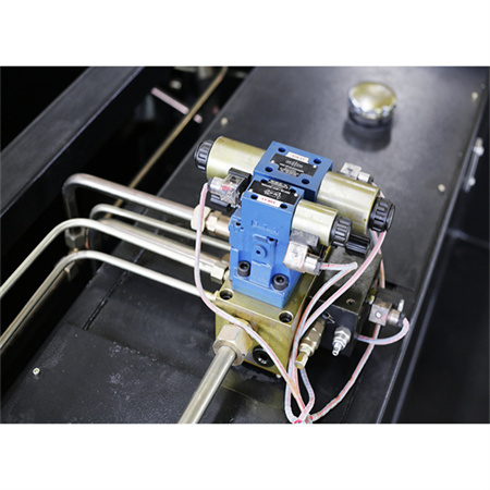 CNCプレスブレーキ電気油圧シンクロ曲げ機DelemDA53t、クラウニング付き