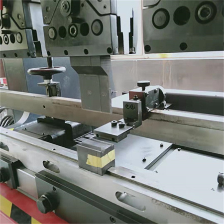ele制御の自動化された工場販売鋼板曲げ機CNCプレスブレーキバックゲージ