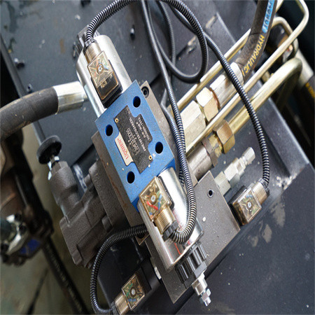 プロの油圧Ermakはサーボ電気小型南通CncプレスブレーキAdh金属マスター曲げ工作機械を販売のために使用しました