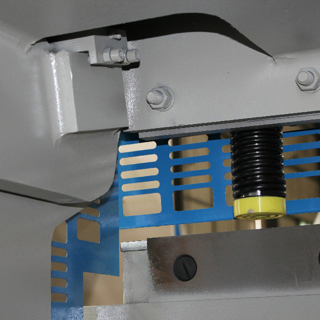 12mm3200mm油圧ギロチンせん断機CNC鋼板切断機