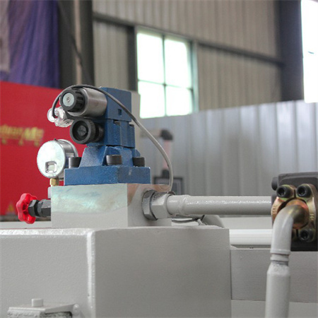 中国最高のCNC制御油圧金属板金曲げ機はAccurLのせん断プレスブレーキを使用しました