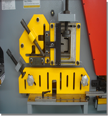 販売のための鋼板アングルカッティングパンチングノッチングマシン油圧鉄工